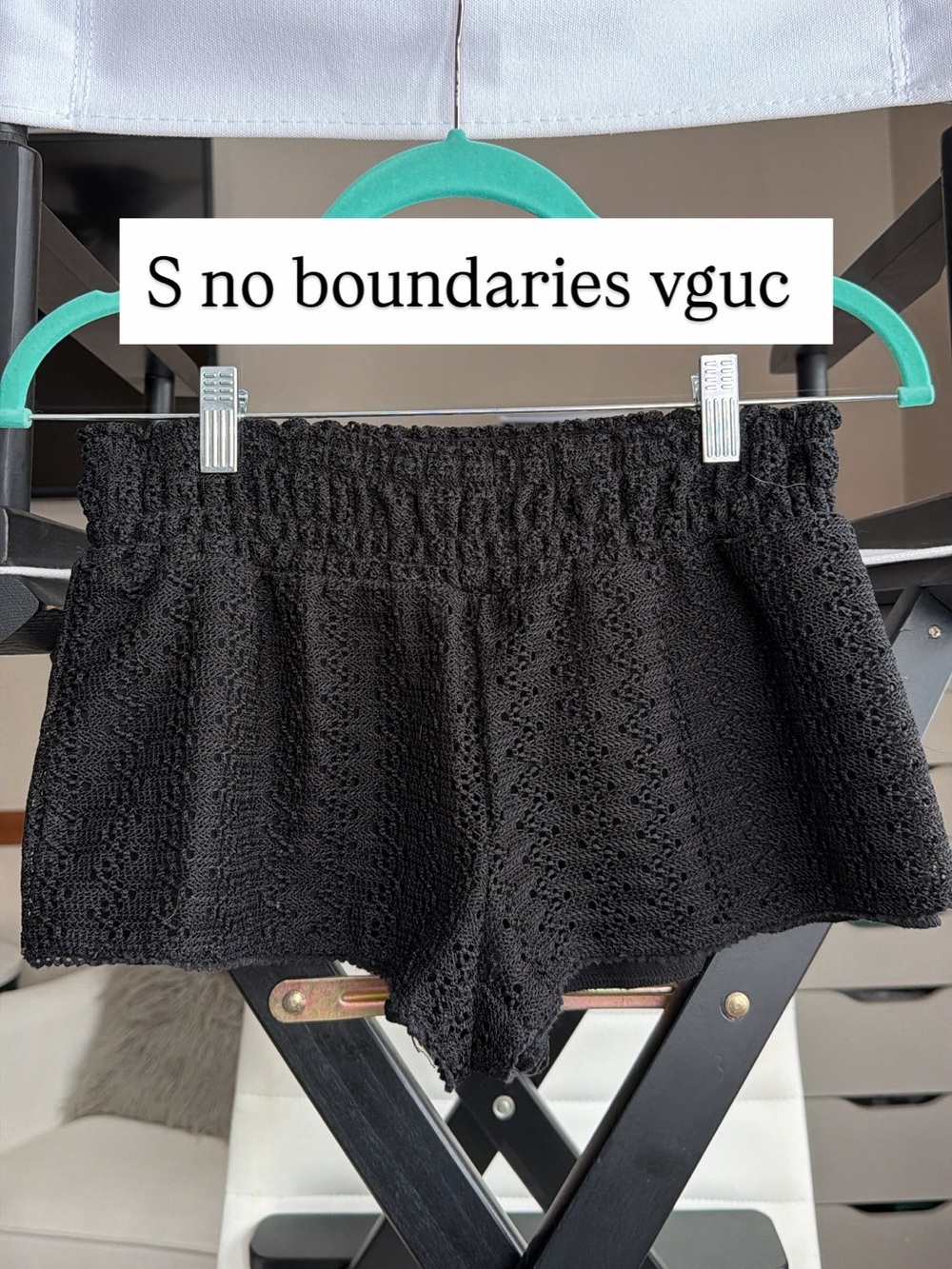 No boundaries black pull on shorts